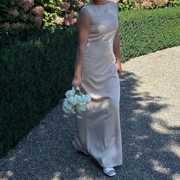 Elegant peachy boatneck Dress - Picture 1 of 3
